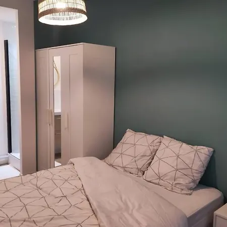 3 Chambres, 3 Salles D'eau 圣埃尔布兰